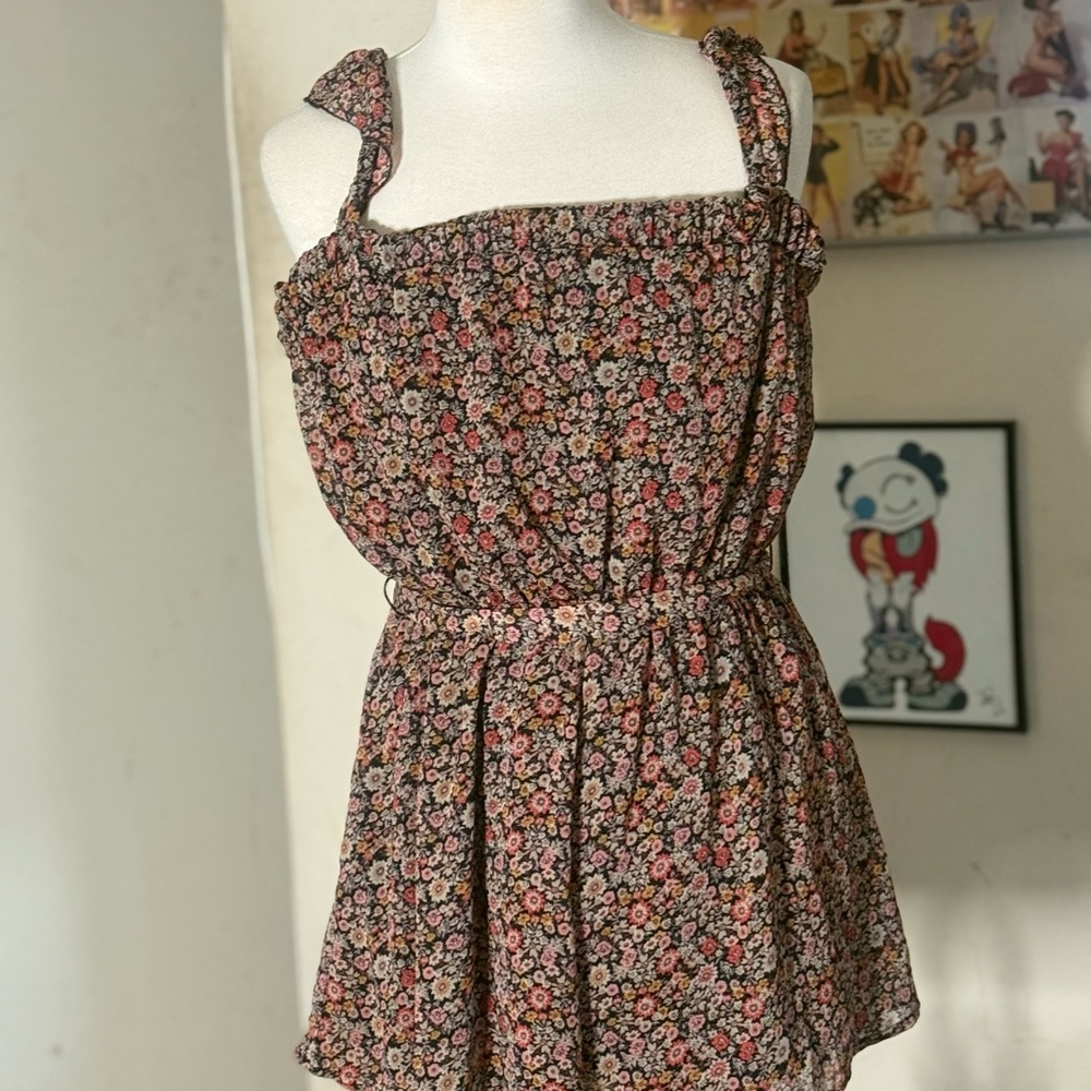 Trixxi Multicolor Floral Jumper with black lined interior. - Picture 2 of 8